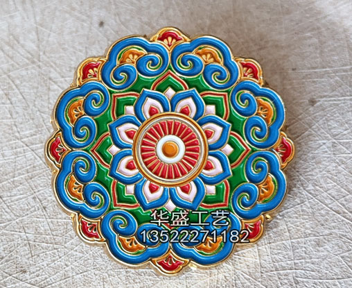 博物馆收藏民族工艺徽章纪念章